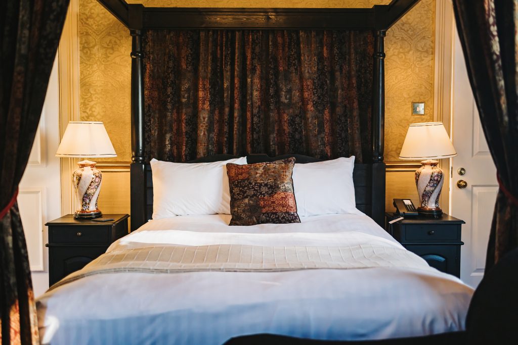 Beautiful Executive Room near Cheshire Oaks Designer Outlet