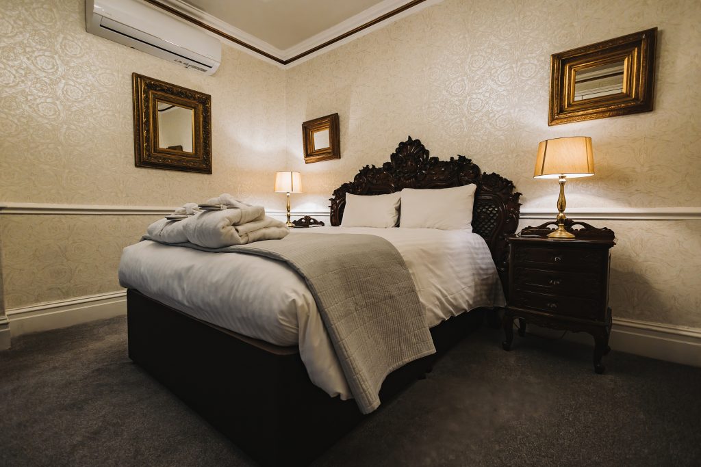 Hotel-executive-room-near-ellesmere-port