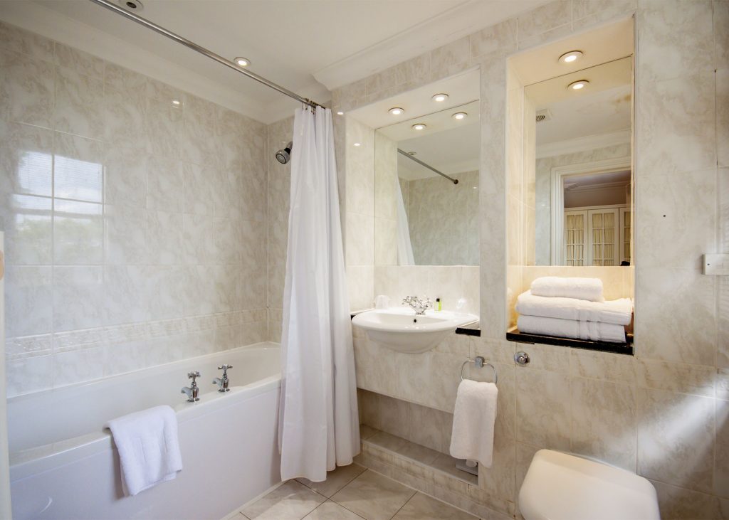 Medium-Bath-White-1024x731